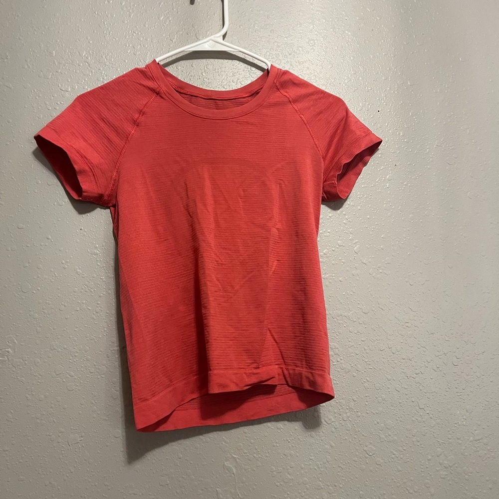 lululemon athletica Red Short Sleeve Tee